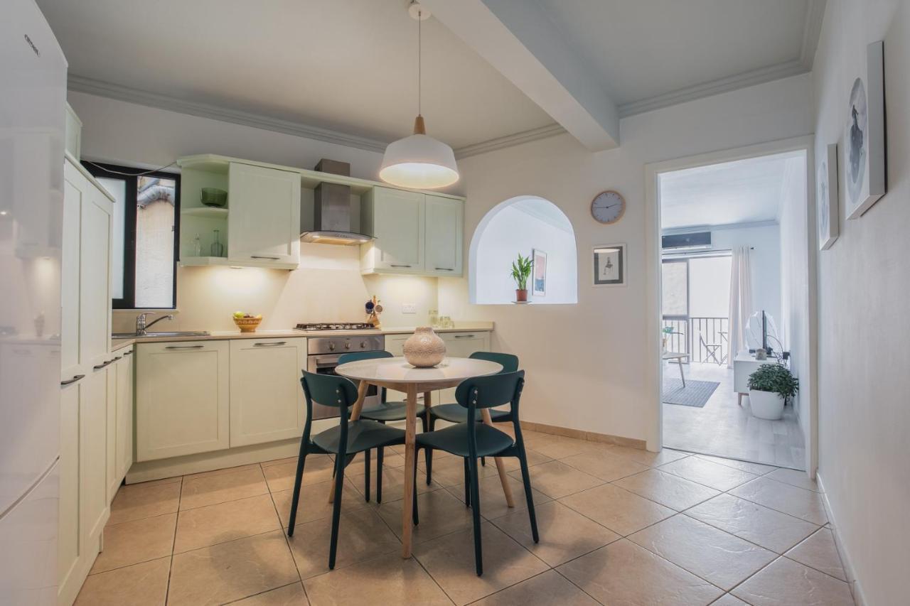 Stylish 3 Bedroom Apartment - St. Julians - 5 Mins From Balluta Bay Saint Julian's 외부 사진